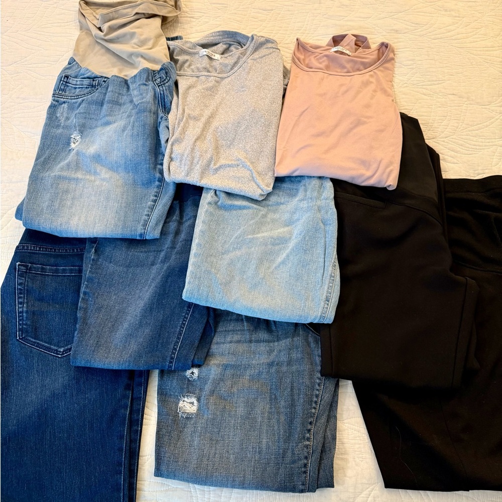 Large maternity bundle! 7 pairs of pants, 2 shirts, 2 yoga active pants! Sz M-L